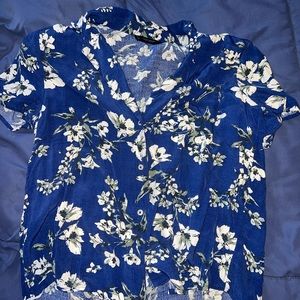 Navy blue with floral pattern small lucky button down